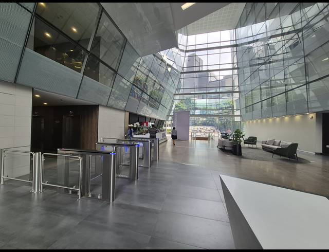 1,753M² OFFICE TO LET IN SANDTON CENTRAL